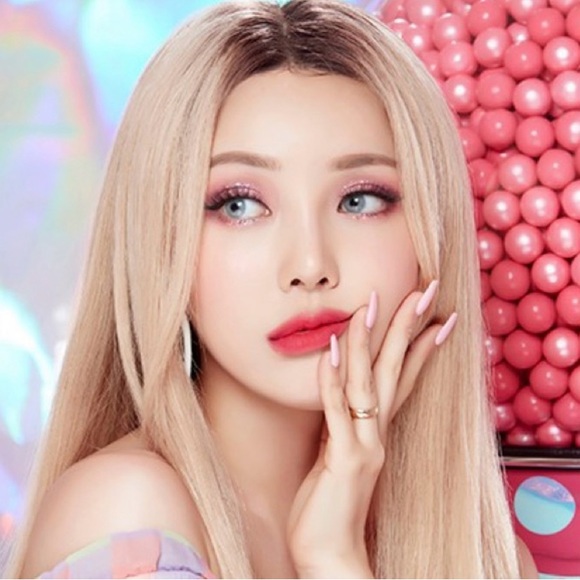 Bitti x Colourpop bundle - Picture 5 of 6